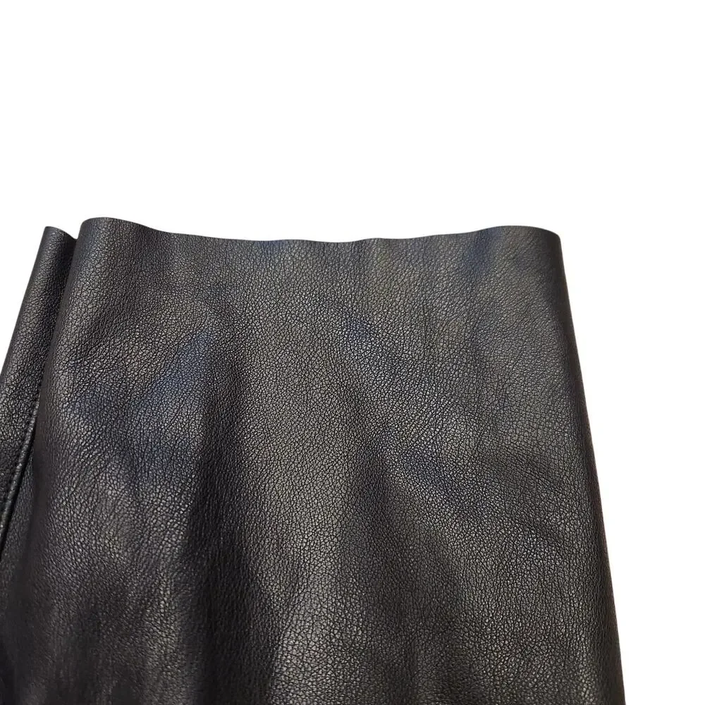 EUC Express Black Faux Leather Modern Straight Super High Rise Sz Xs‎